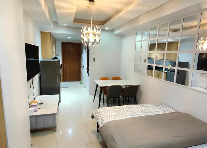 Kathys Crib Moa View At Shell 4* Manila